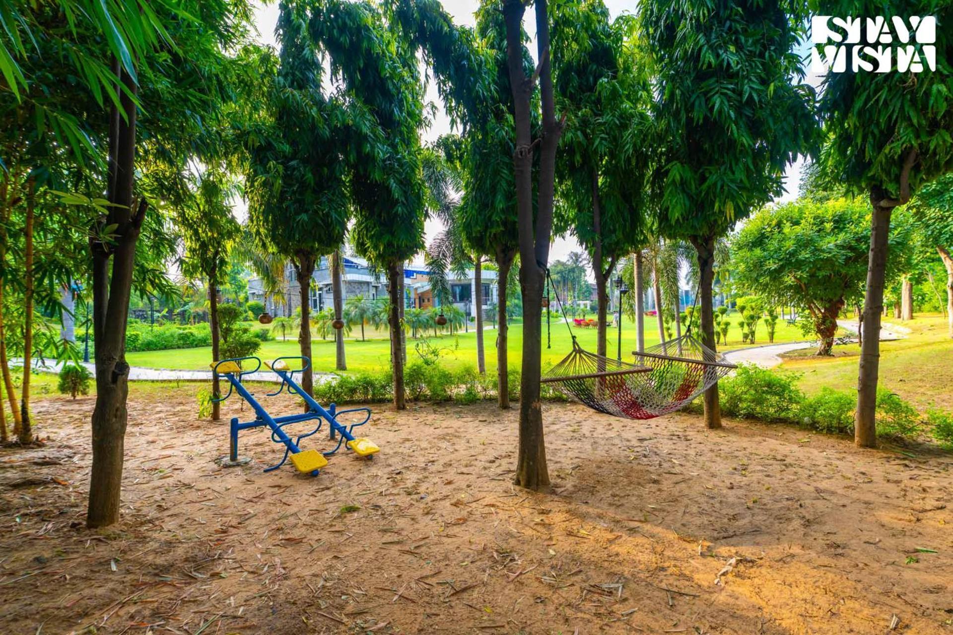 Stayvista At Wandering Vines Indoor Pool 4Bhk Luxury Villa In Delhi Sohna Экстерьер фото