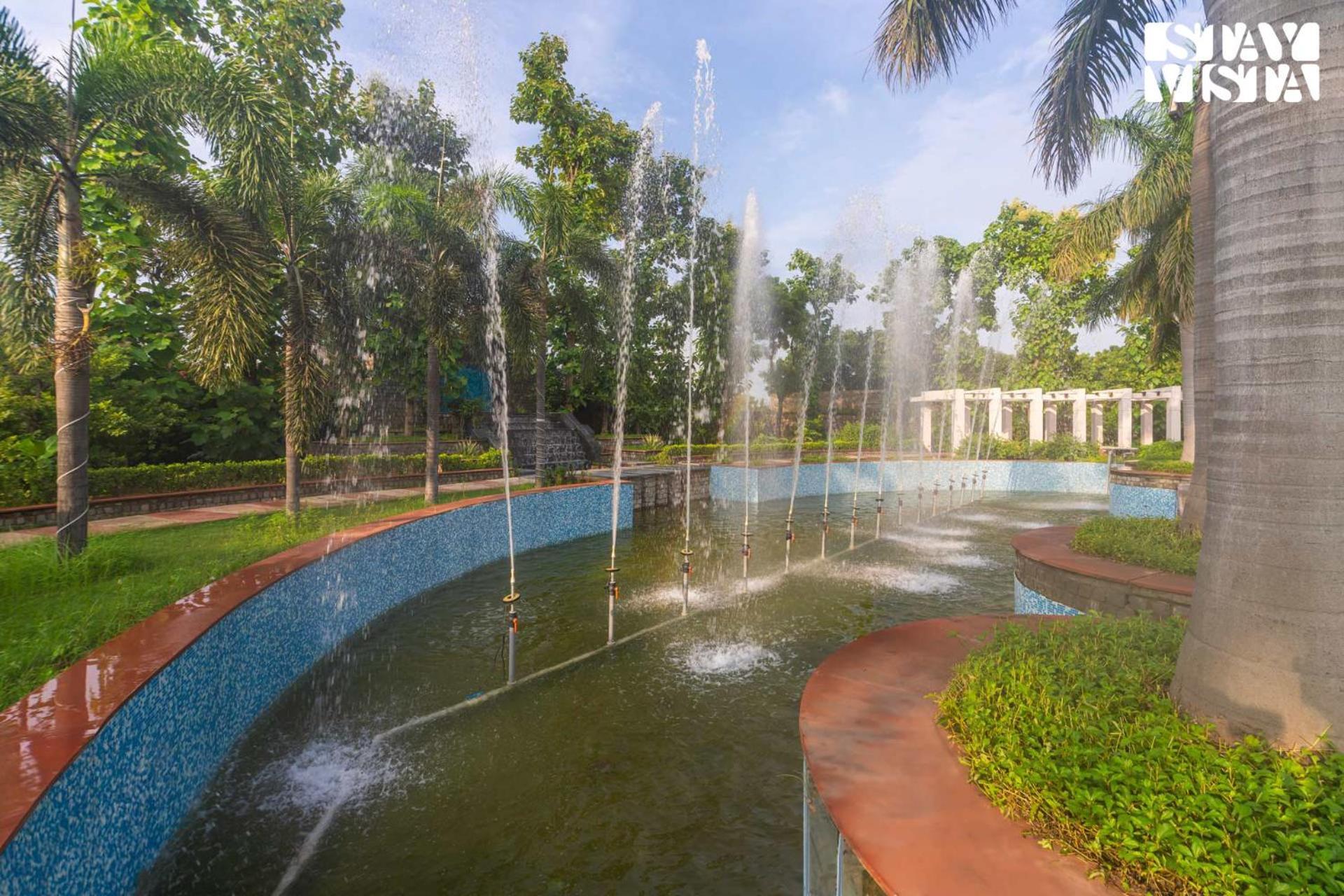 Stayvista At Wandering Vines Indoor Pool 4Bhk Luxury Villa In Delhi Sohna Экстерьер фото