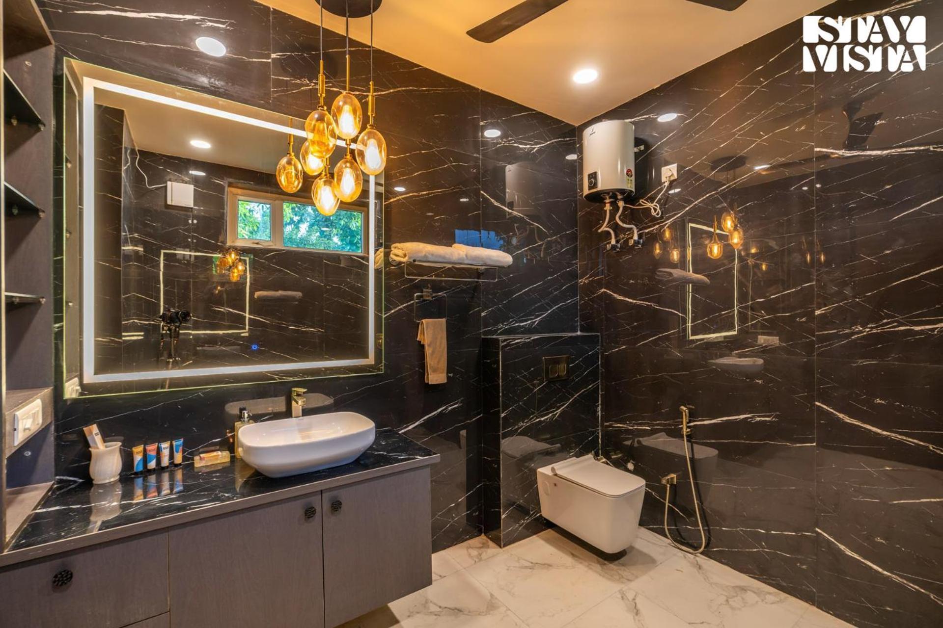 Stayvista At Wandering Vines Indoor Pool 4Bhk Luxury Villa In Delhi Sohna Экстерьер фото