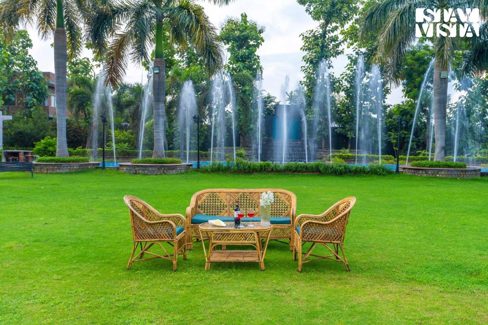 Stayvista At Wandering Vines Indoor Pool 4Bhk Luxury Villa In Delhi Sohna Экстерьер фото